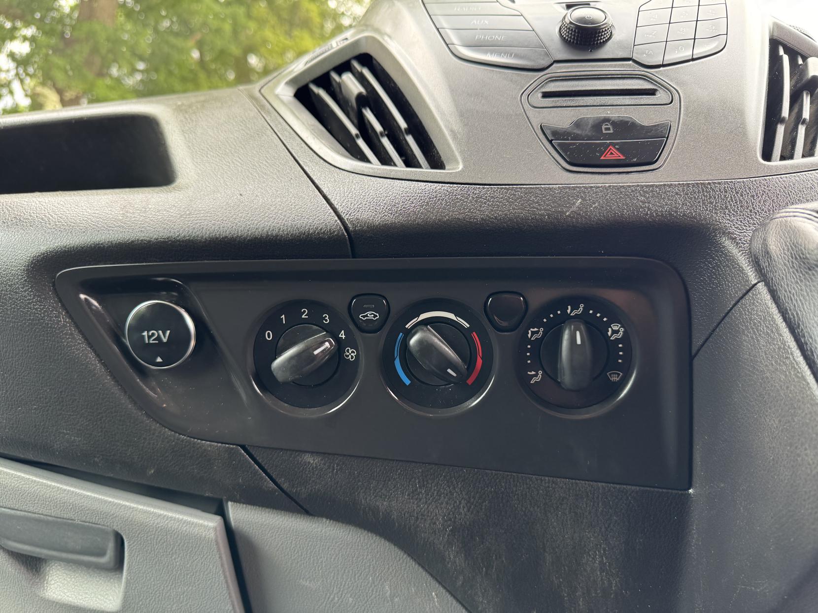 Ford Transit Custom 2.2 TDCi 290 Panel Van 5dr Diesel Manual L1 H1 (186 g/km, 98 bhp)