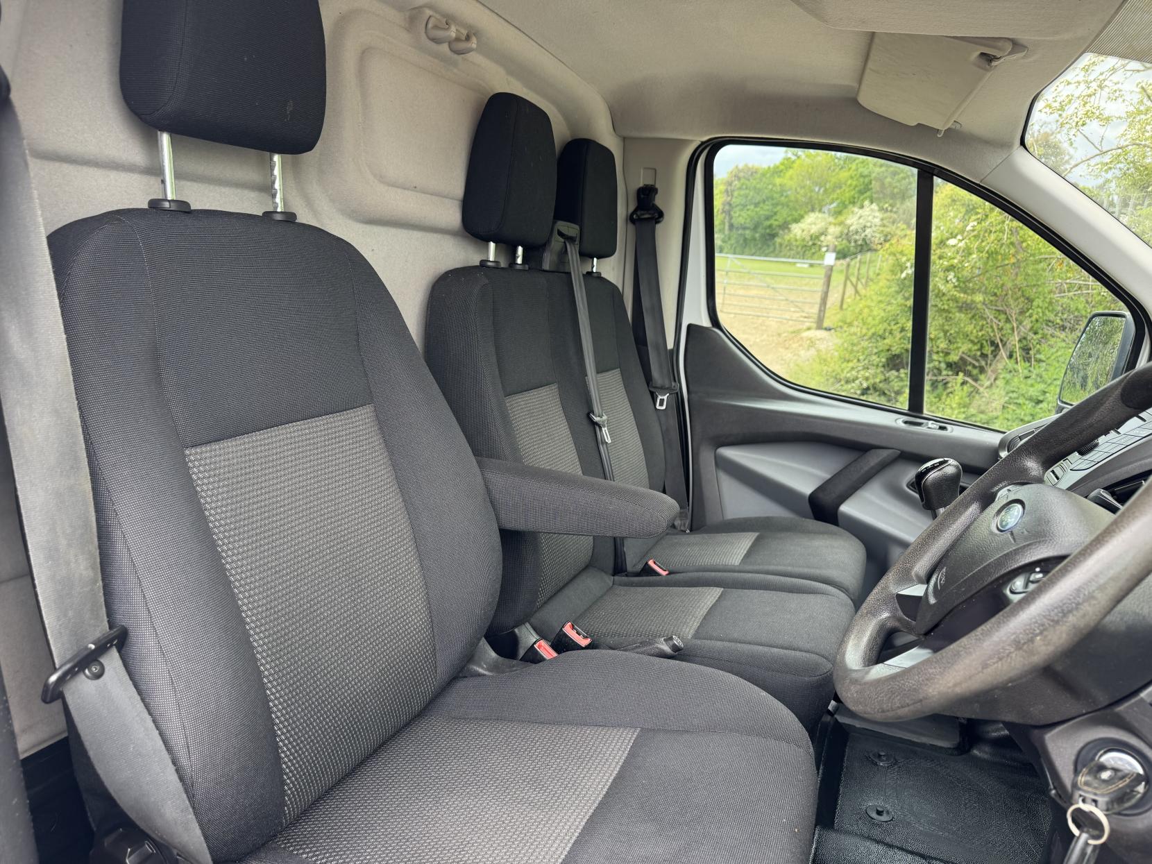 Ford Transit Custom 2.2 TDCi 290 Panel Van 5dr Diesel Manual L1 H1 (186 g/km, 98 bhp)
