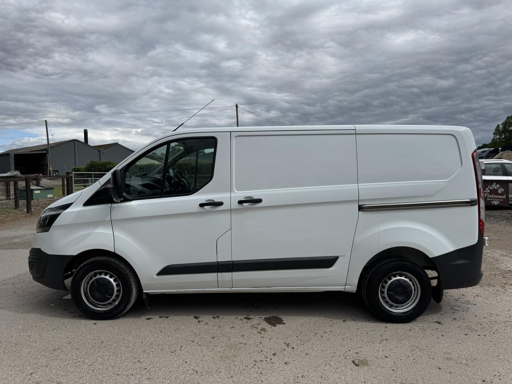 Ford Transit Custom 2.2 TDCi 290 Panel Van 5dr Diesel Manual L1 H1 (186 g/km, 98 bhp)