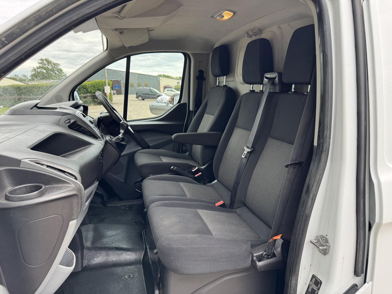 Ford Transit Custom 2.2 TDCi 290 Panel Van 5dr Diesel Manual L1 H1 (186 g/km, 98 bhp)