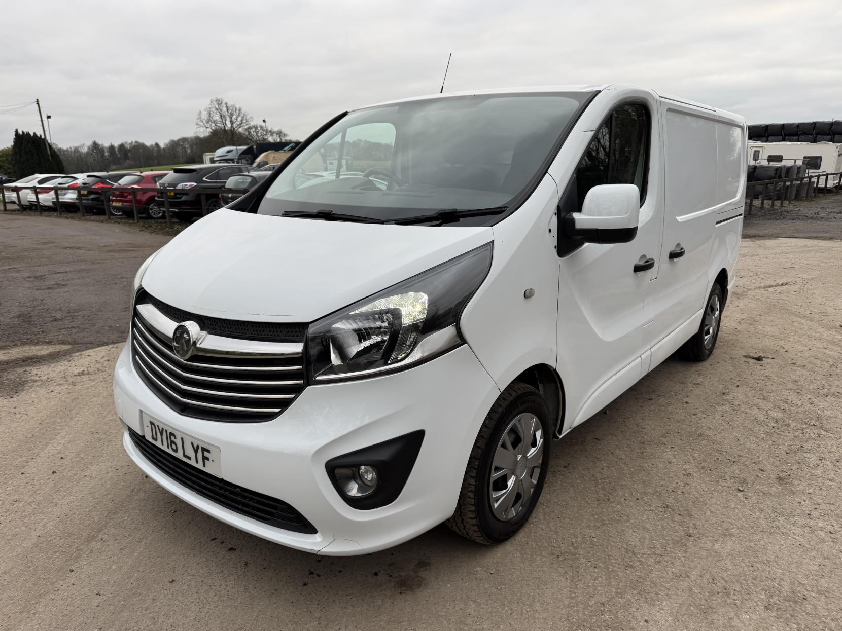 Vauxhall Vivaro 1.6 CDTi 2700 Sportive Panel Van 5dr Diesel Manual L1 H1 Euro 5 (115 ps)