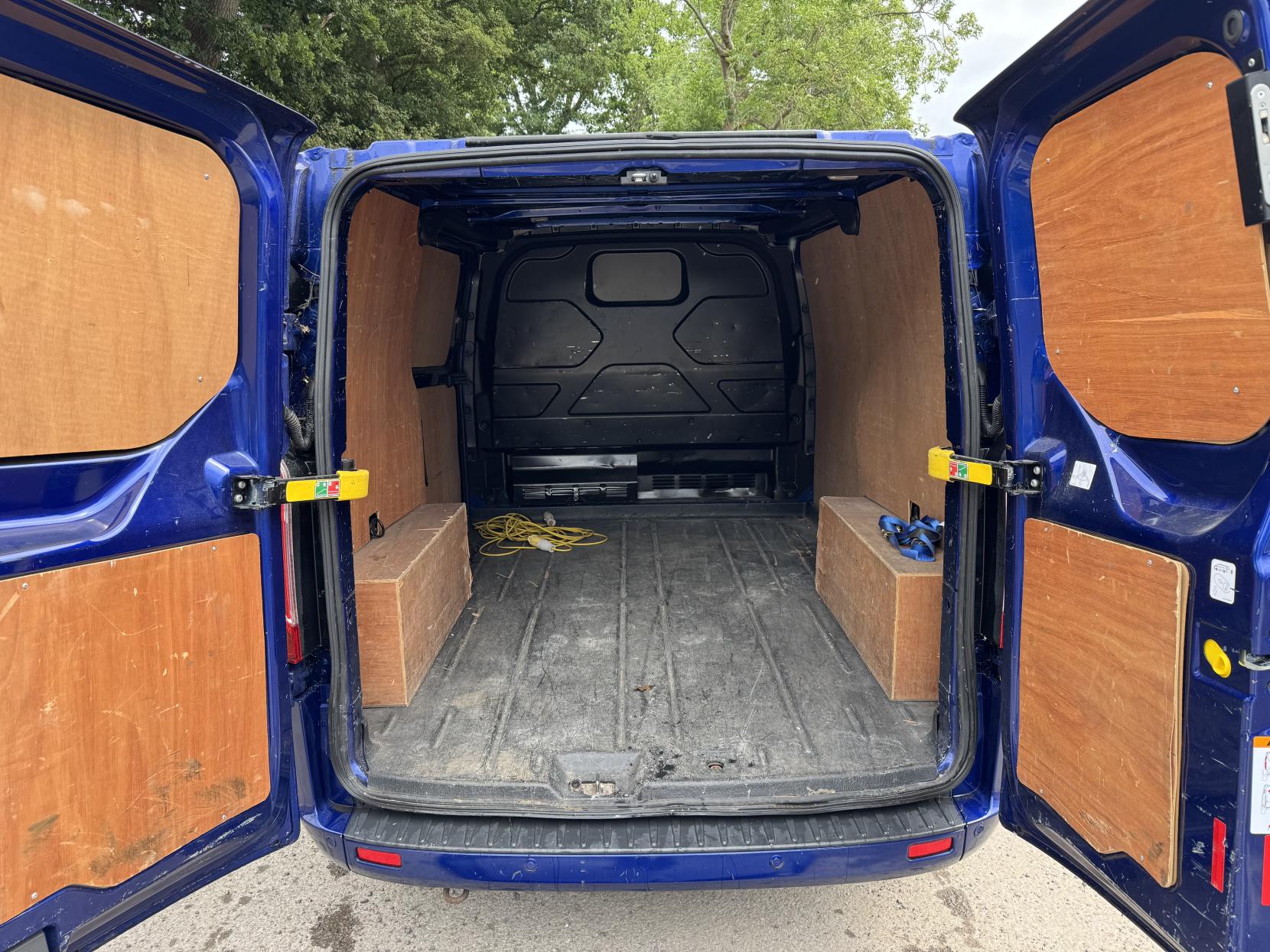 Ford Transit Custom 2.0 TDCi 270 Limited Panel Van 5dr Diesel Manual L1 H1 (163 g/km, 128 bhp)