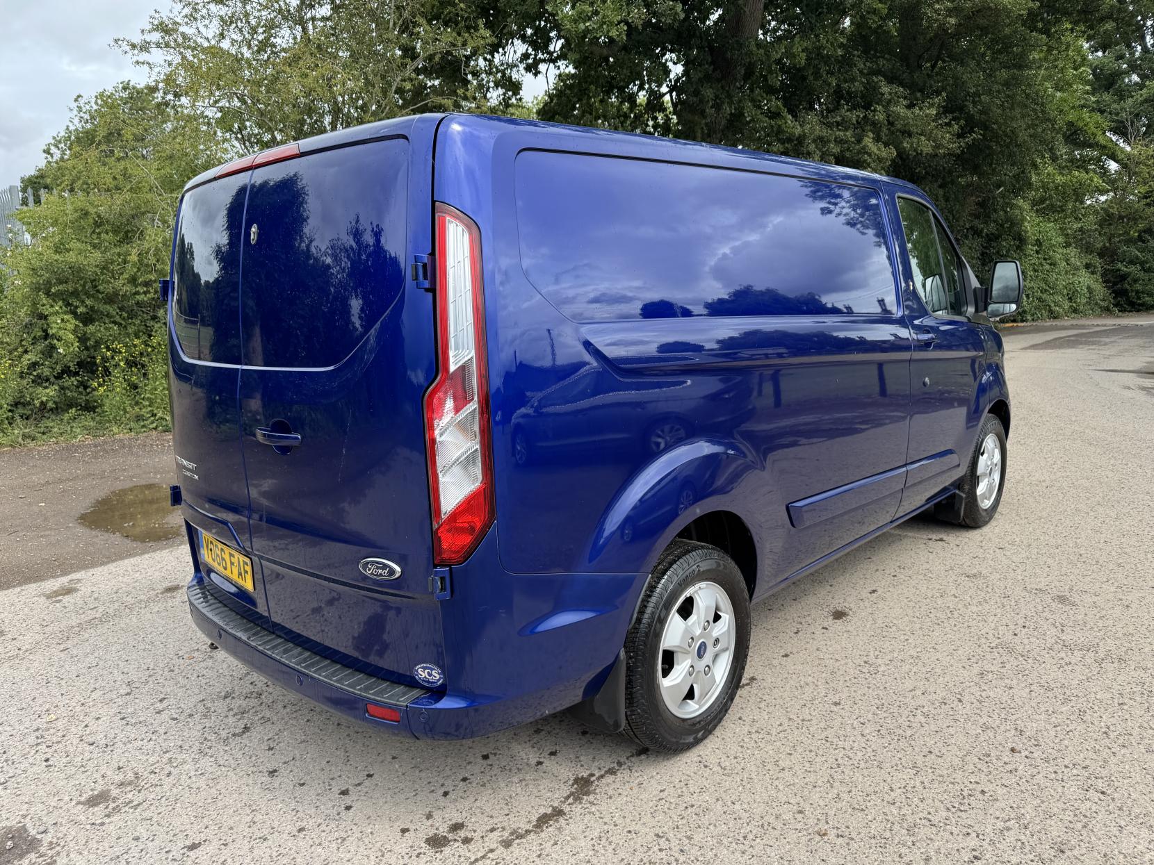 Ford Transit Custom 2.0 TDCi 270 Limited Panel Van 5dr Diesel Manual L1 H1 (163 g/km, 128 bhp)