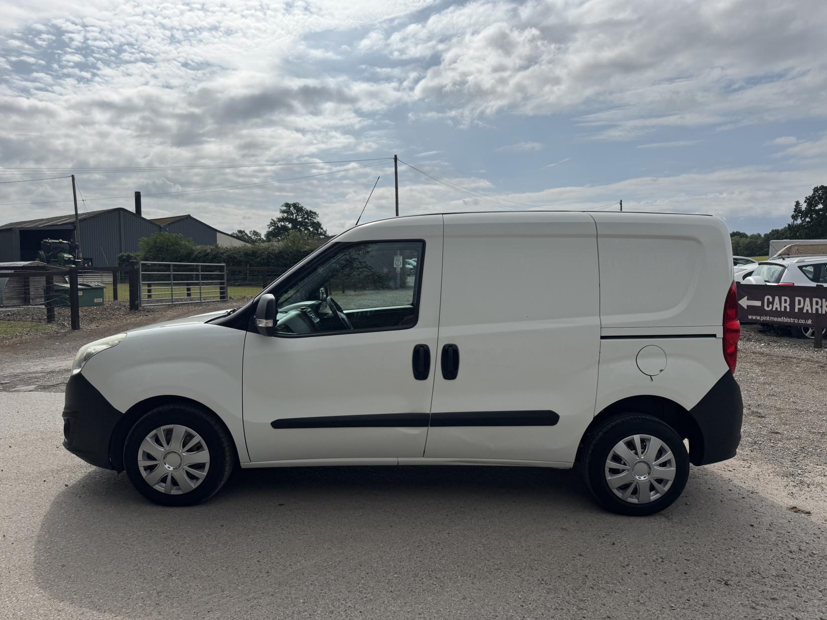 Vauxhall Combo 1.3 CDTi 2000 16v Panel Van 3dr Diesel Manual FWD L1 H1 (133 g/km, 89 bhp)