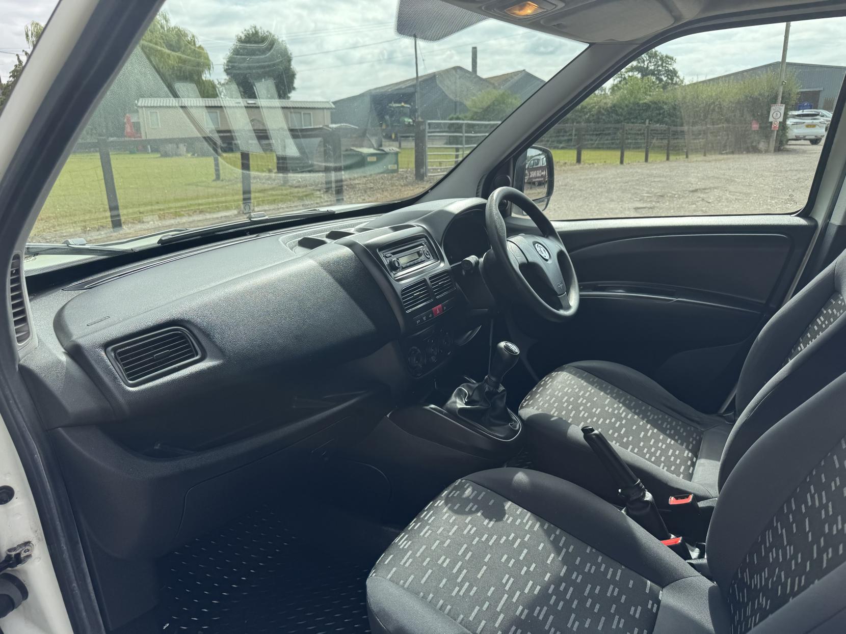 Vauxhall Combo 1.3 CDTi 2000 16v Panel Van 3dr Diesel Manual FWD L1 H1 (133 g/km, 89 bhp)