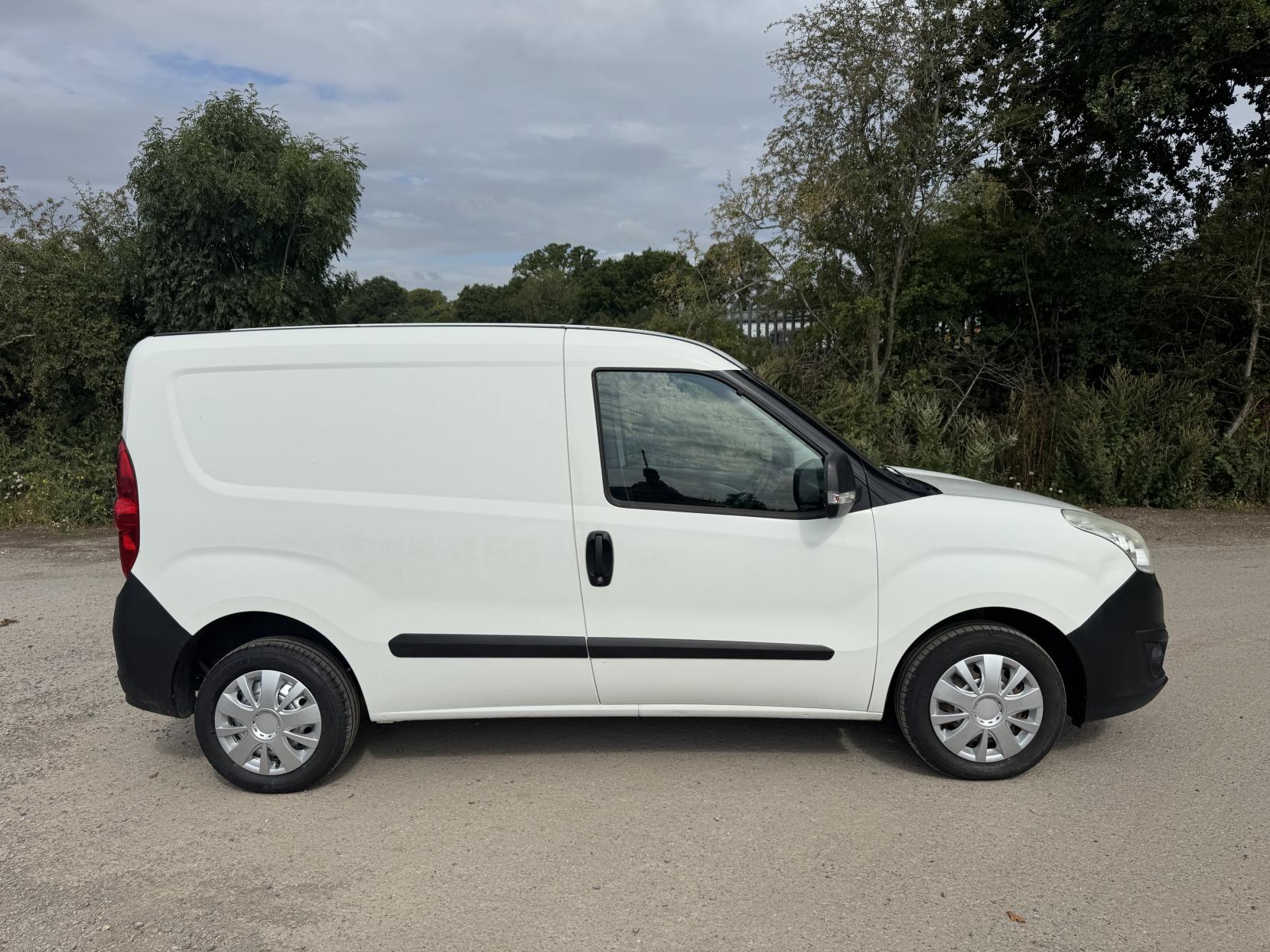 Vauxhall Combo 1.3 CDTi 2000 16v Panel Van 3dr Diesel Manual FWD L1 H1 (133 g/km, 89 bhp)