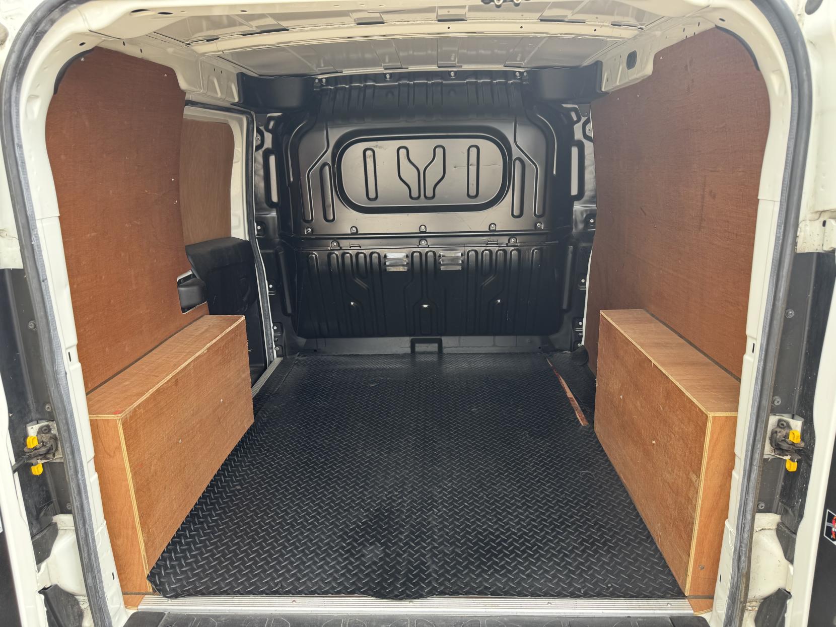 Vauxhall Combo 1.3 CDTi 2000 16v Panel Van 3dr Diesel Manual FWD L1 H1 (133 g/km, 89 bhp)