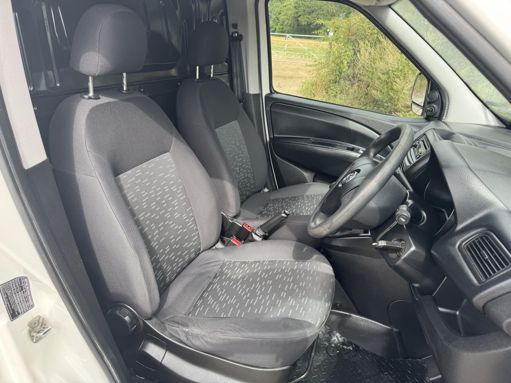 Vauxhall Combo 1.3 CDTi 2000 16v Panel Van 3dr Diesel Manual FWD L1 H1 (133 g/km, 89 bhp)
