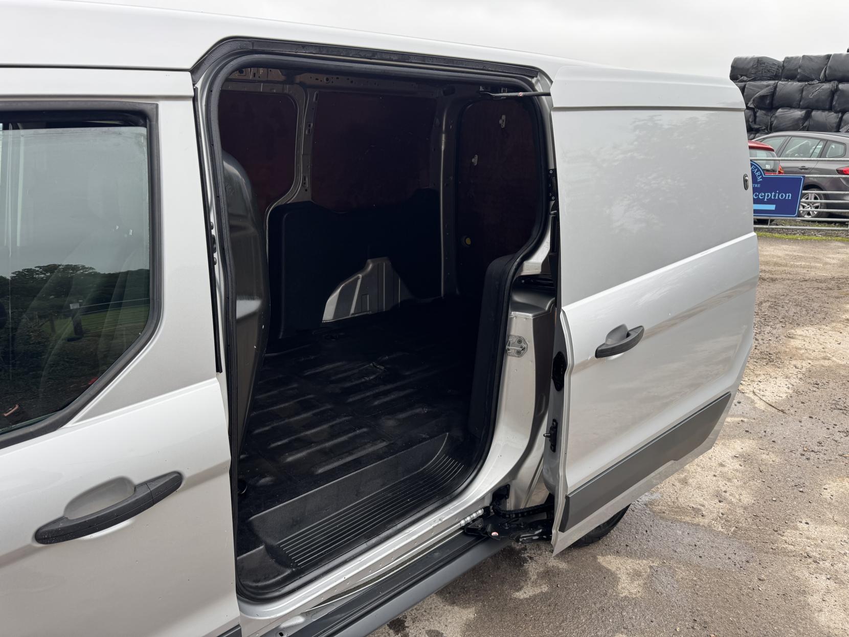 Ford Transit Connect 1.6 TDCi 210 Trend Panel Van 5dr Diesel Manual L2 H1 (128 g/km, 94 bhp)