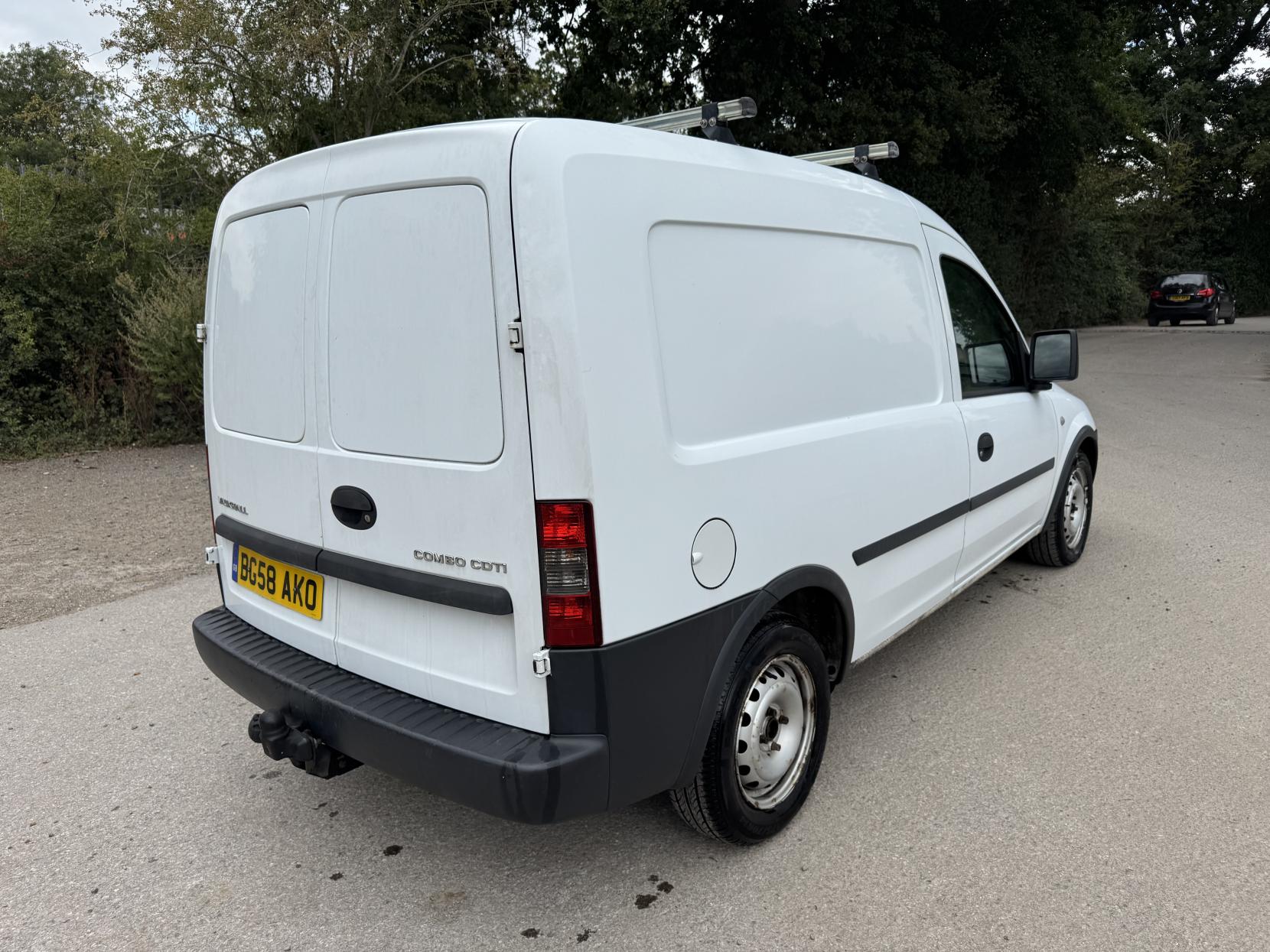 Vauxhall Combo 1.3 CDTi 1700 16v Panel Van 3dr Diesel Manual (134 g/km, 69 bhp)