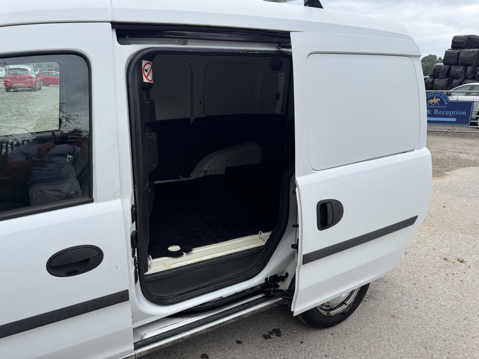 Vauxhall Combo 1.3 CDTi 1700 16v Panel Van 3dr Diesel Manual (134 g/km, 69 bhp)