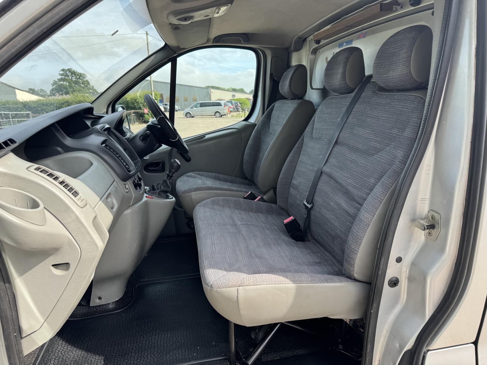Renault Trafic 2.0 dCi SL27 Panel Van 4dr Diesel Manual L1 H1 (Phase 3) (195 g/km, 115 bhp)