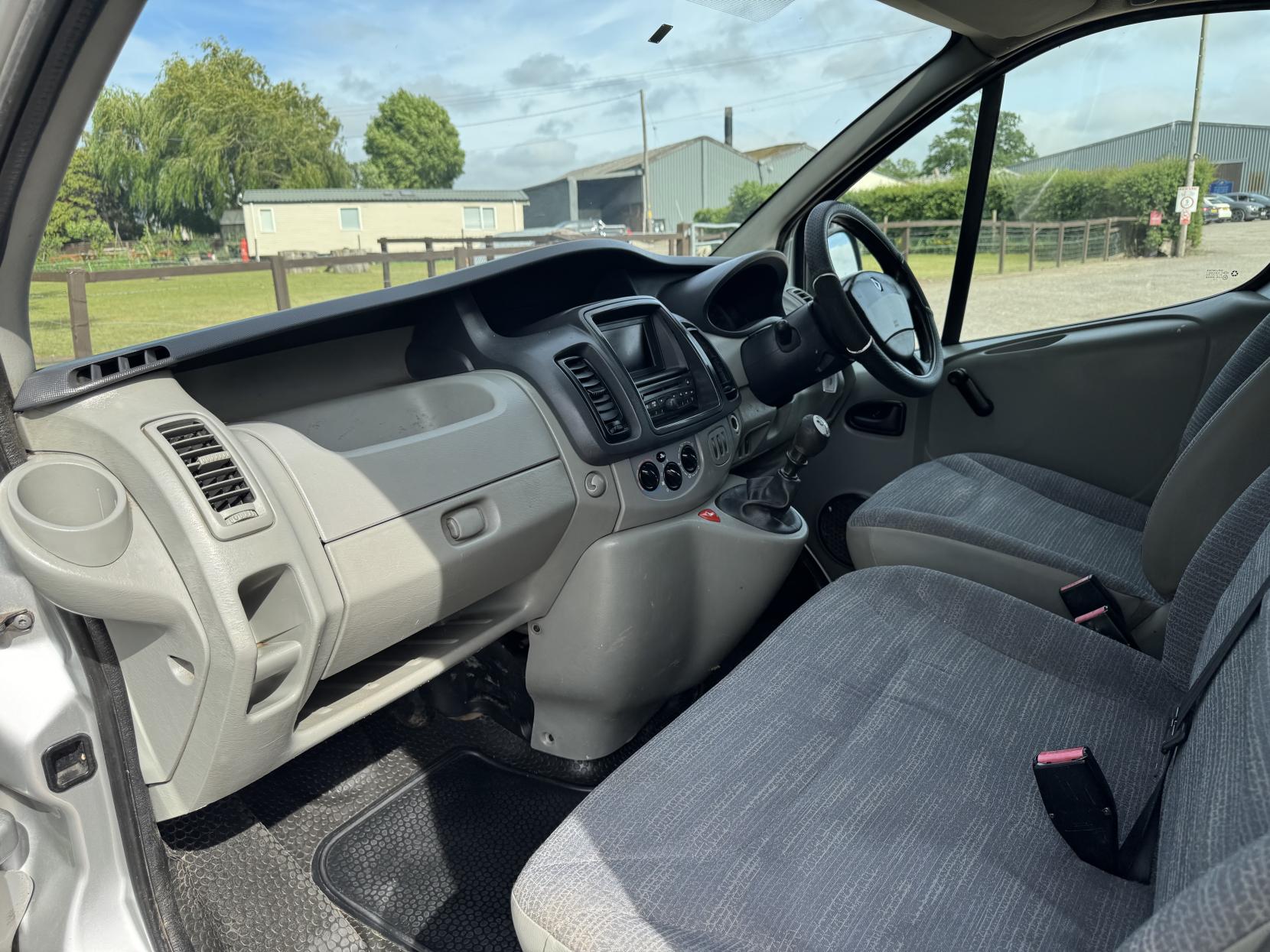 Renault Trafic 2.0 dCi SL27 Panel Van 4dr Diesel Manual L1 H1 (Phase 3) (195 g/km, 115 bhp)