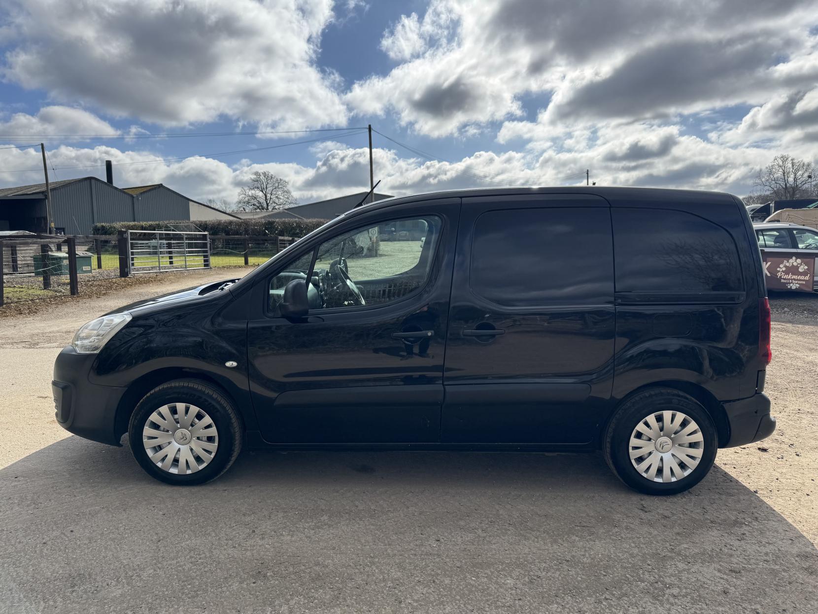 Citroen Berlingo 1.6 BlueHDi 625 Enterprise Panel Van 5dr Diesel Manual L1 (112 g/km, 75 bhp)