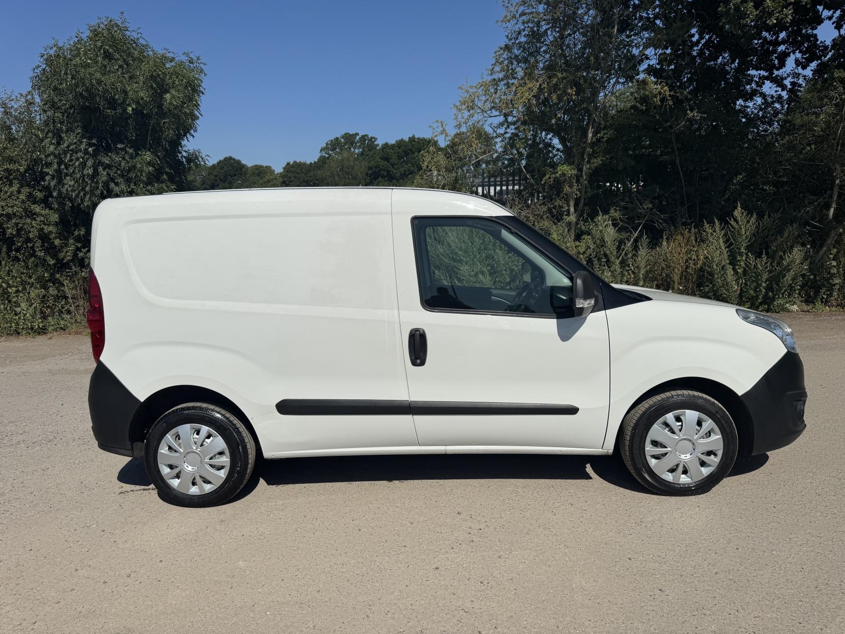 Vauxhall Combo 1.3 CDTi 2000 16v Panel Van 3dr Diesel Manual FWD L1 H1 (133 g/km, 89 bhp)