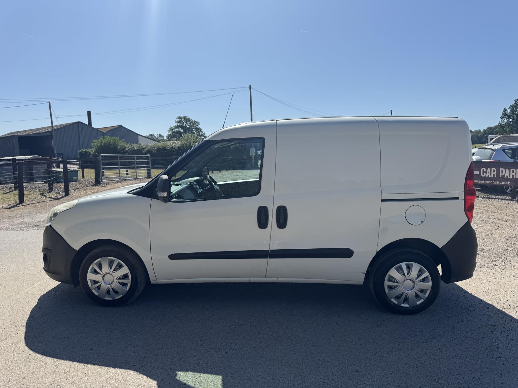Vauxhall Combo 1.3 CDTi 2000 16v Panel Van 3dr Diesel Manual FWD L1 H1 (133 g/km, 89 bhp)