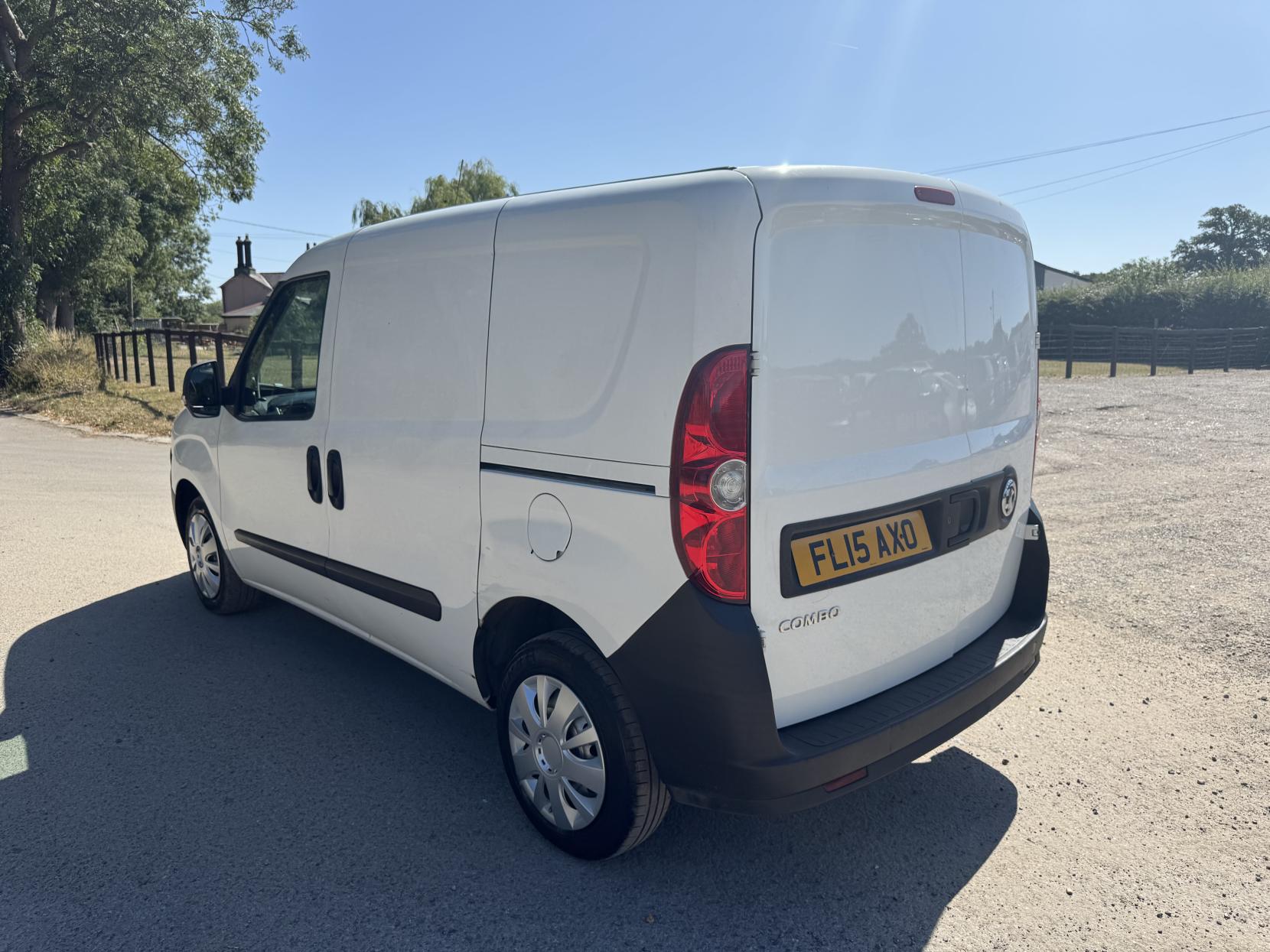 Vauxhall Combo 1.3 CDTi 2000 16v Panel Van 3dr Diesel Manual FWD L1 H1 (133 g/km, 89 bhp)