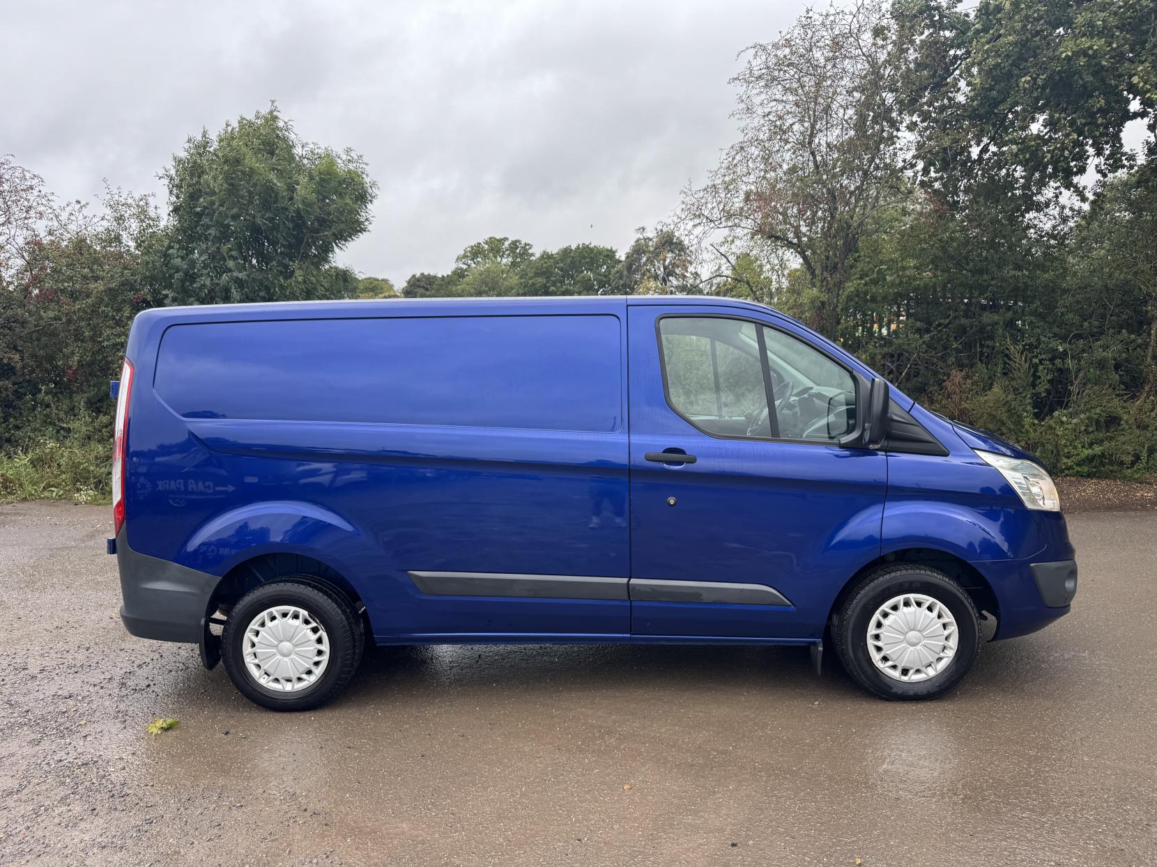 Ford Transit Custom 2.2 TDCi 290 Trend Panel Van 5dr Diesel Manual L1 H1 (186 g/km, 123 bhp)