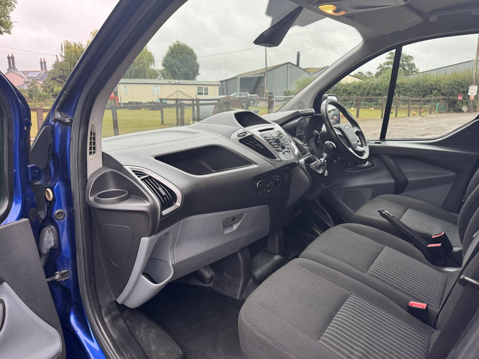 Ford Transit Custom 2.2 TDCi 290 Trend Panel Van 5dr Diesel Manual L1 H1 (186 g/km, 123 bhp)