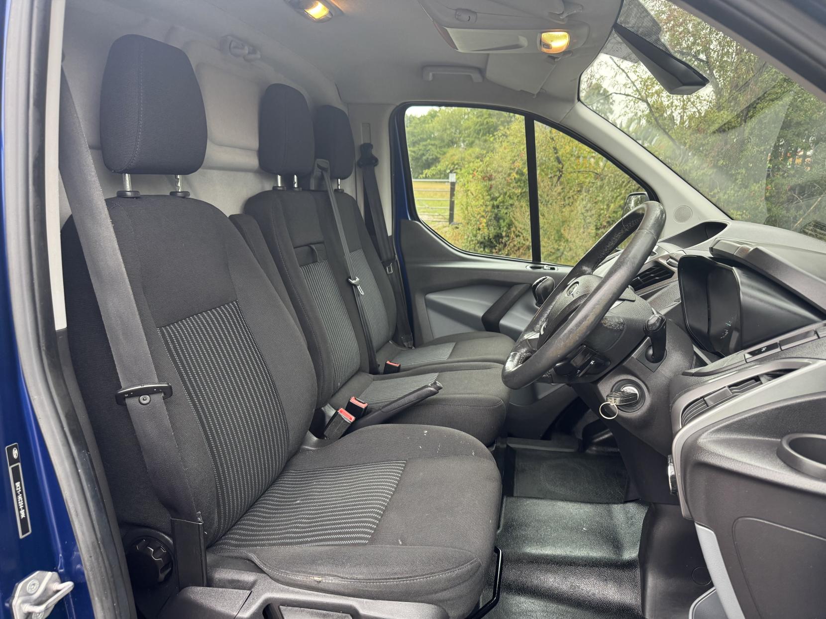 Ford Transit Custom 2.2 TDCi 290 Trend Panel Van 5dr Diesel Manual L1 H1 (186 g/km, 123 bhp)