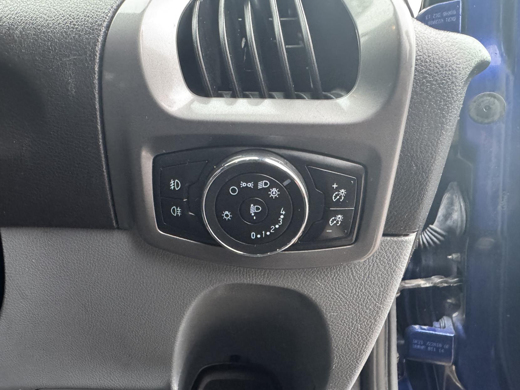 Ford Transit Custom 2.2 TDCi 290 Trend Panel Van 5dr Diesel Manual L1 H1 (186 g/km, 123 bhp)