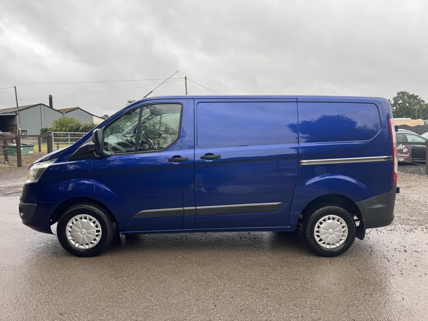 Ford Transit Custom 2.2 TDCi 290 Trend Panel Van 5dr Diesel Manual L1 H1 (186 g/km, 123 bhp)