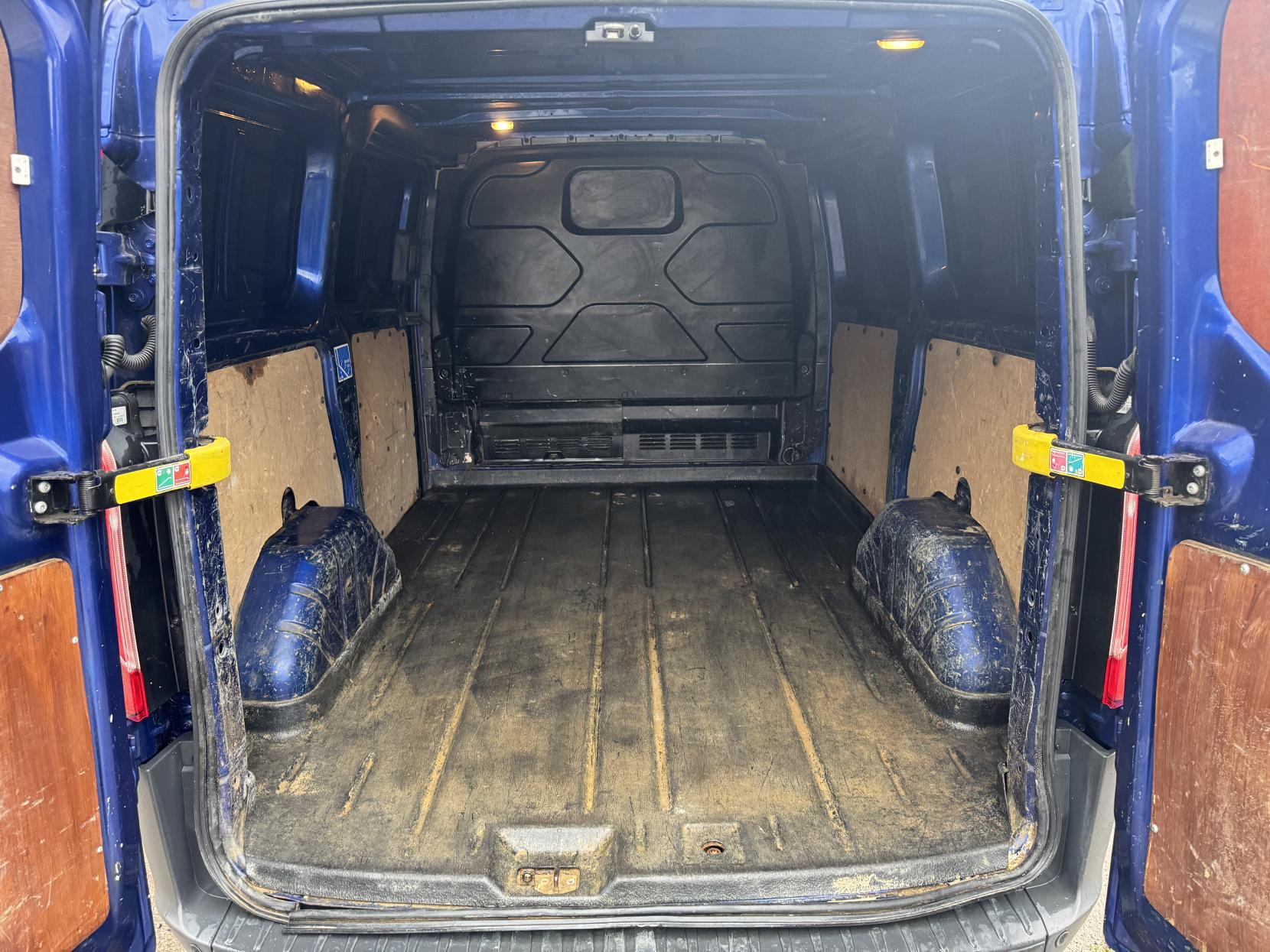 Ford Transit Custom 2.2 TDCi 290 Trend Panel Van 5dr Diesel Manual L1 H1 (186 g/km, 123 bhp)