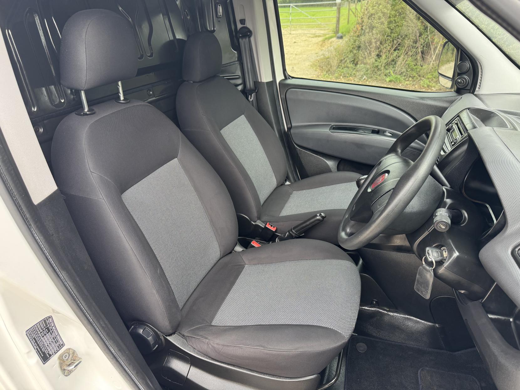 Fiat Doblo 1.3 JTD MultiJetII 16v Panel Van 4dr Diesel Manual L1 H1 (133 g/km, 90 bhp)