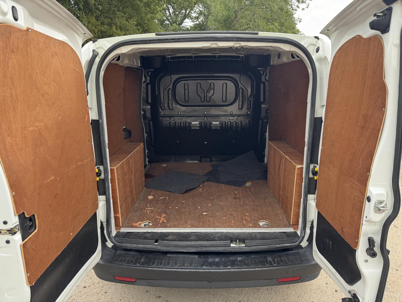 Fiat Doblo 1.3 JTD MultiJetII 16v Panel Van 4dr Diesel Manual L1 H1 (133 g/km, 90 bhp)