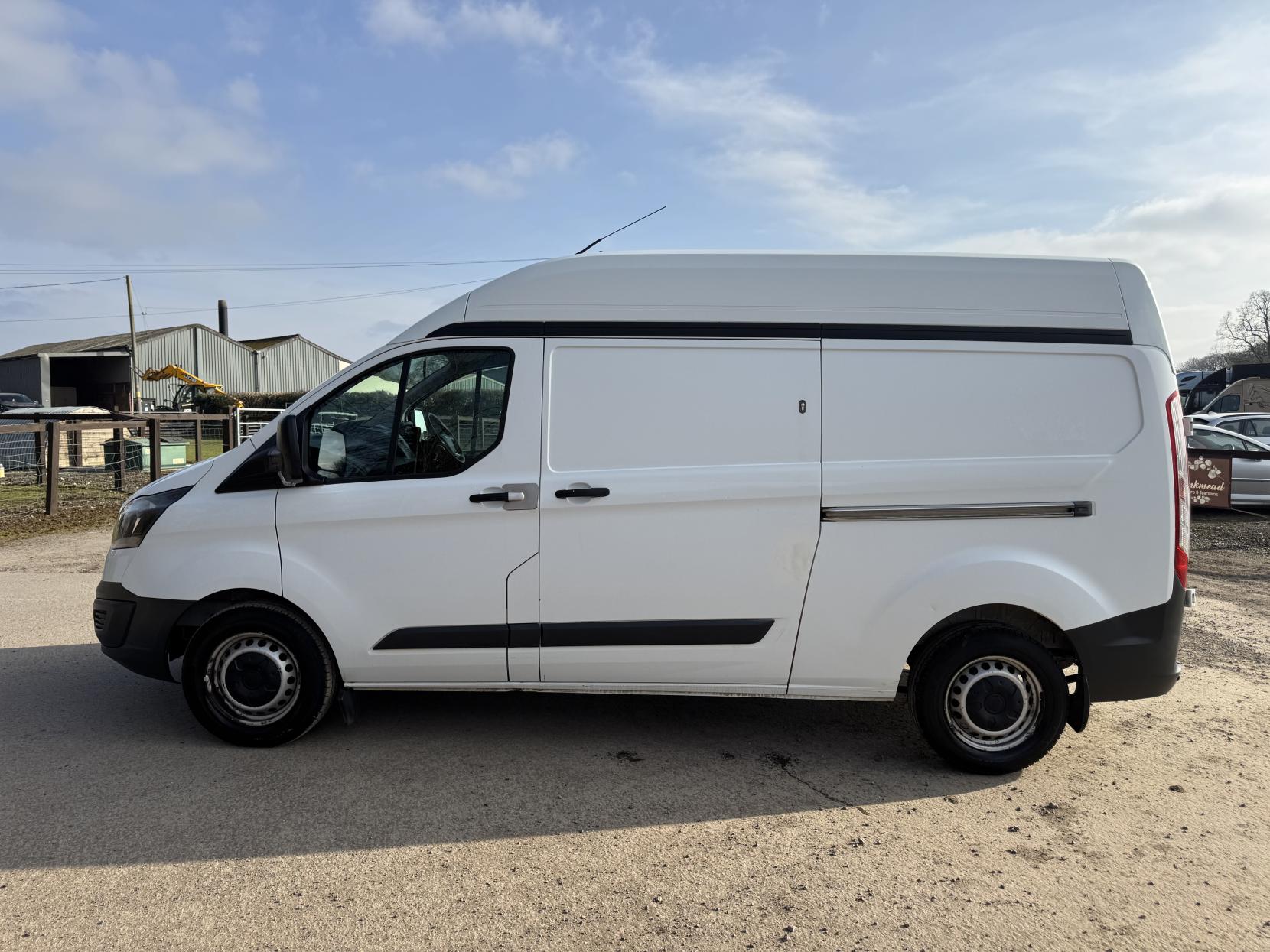 Ford Transit Custom 2.2 TDCi 330 Panel Van 5dr Diesel Manual L1 H1 (192 g/km, 123 bhp)