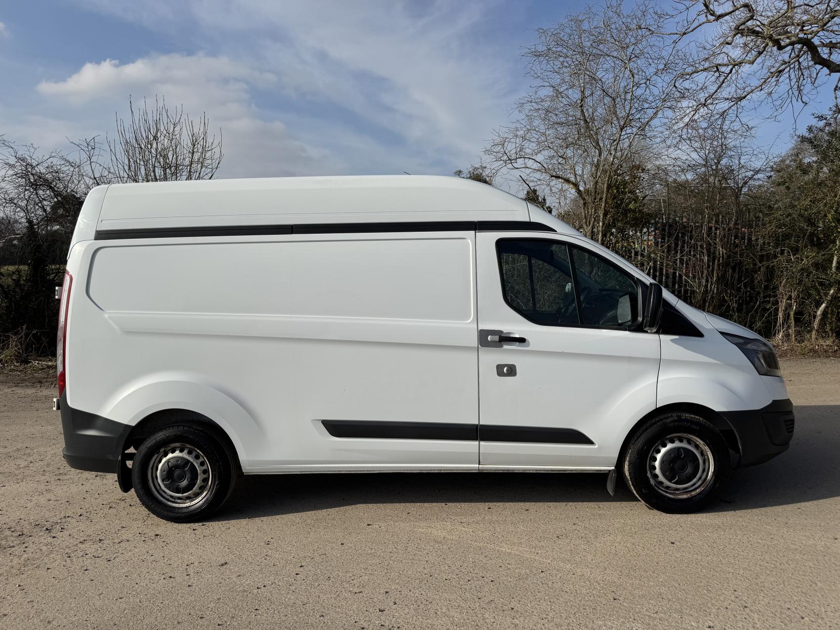 Ford Transit Custom 2.2 TDCi 330 Panel Van 5dr Diesel Manual L1 H1 (192 g/km, 123 bhp)