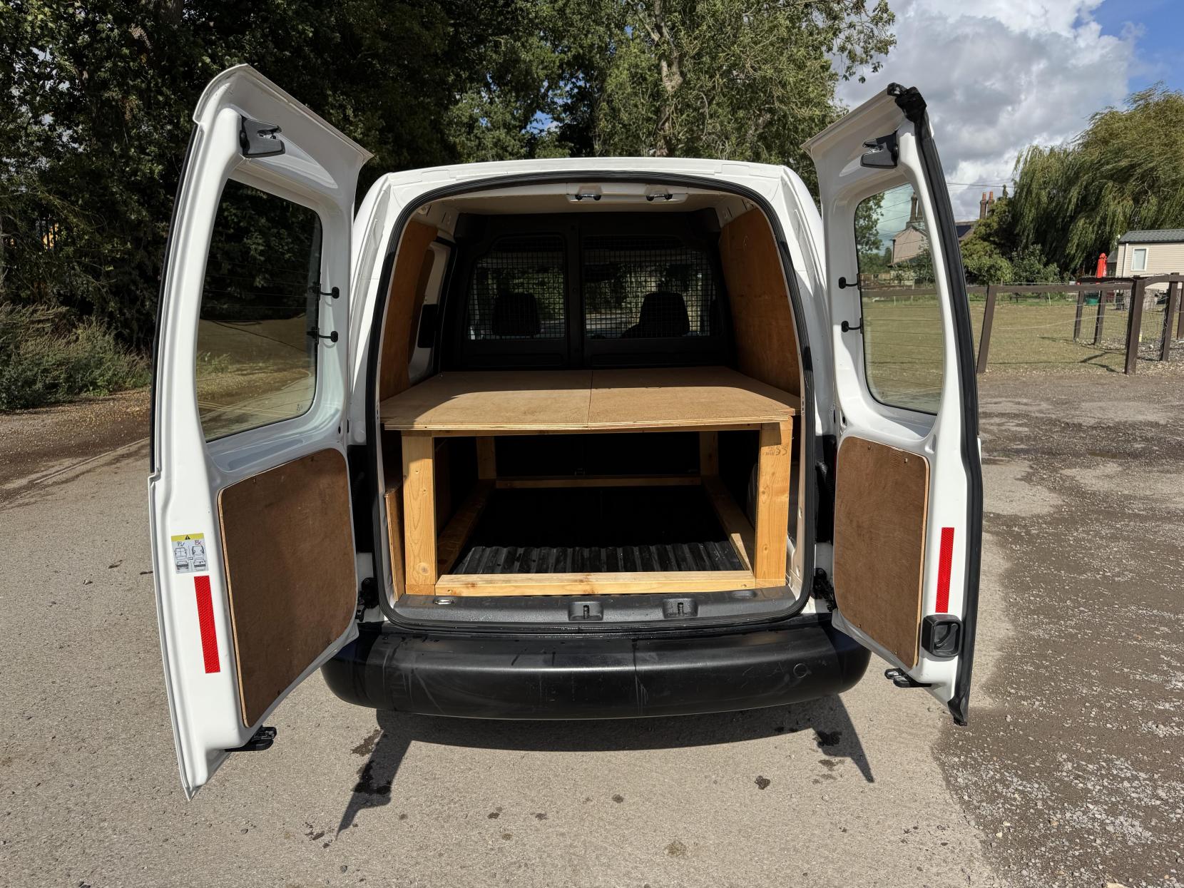 Volkswagen Caddy 1.6 TDI BlueMotion Tech C20 Startline Panel Van 4dr Diesel Manual L1 H1 (134 g/km, 101 bhp)