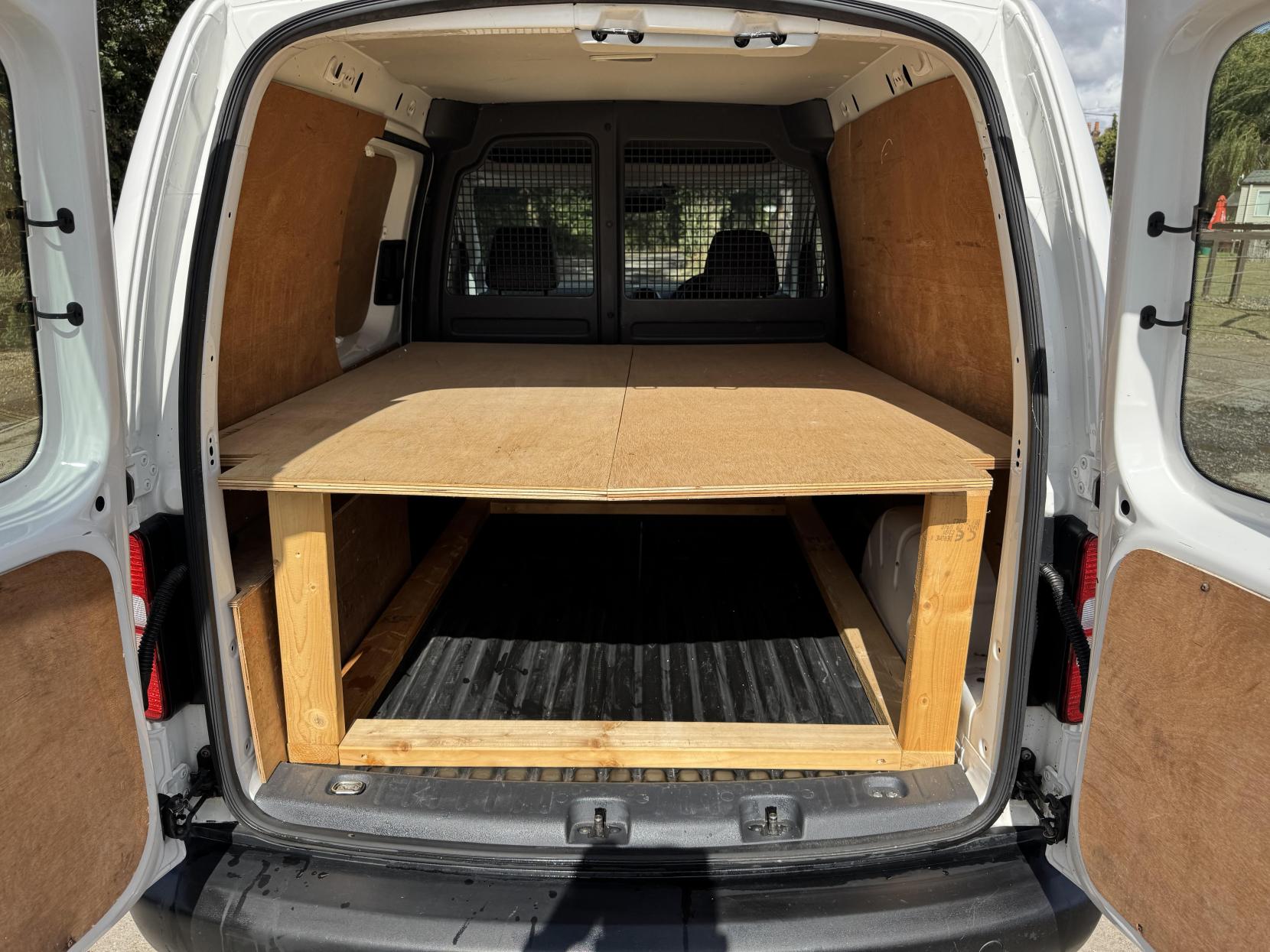 Volkswagen Caddy 1.6 TDI BlueMotion Tech C20 Startline Panel Van 4dr Diesel Manual L1 H1 (134 g/km, 101 bhp)