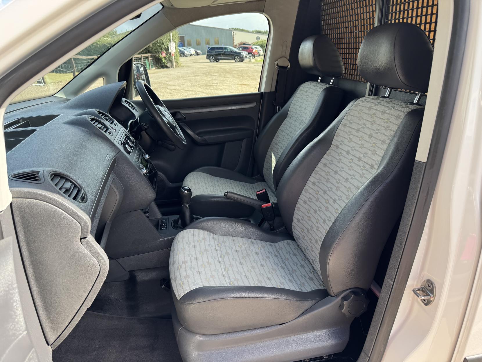 Volkswagen Caddy 1.6 TDI BlueMotion Tech C20 Startline Panel Van 4dr Diesel Manual L1 H1 (134 g/km, 101 bhp)