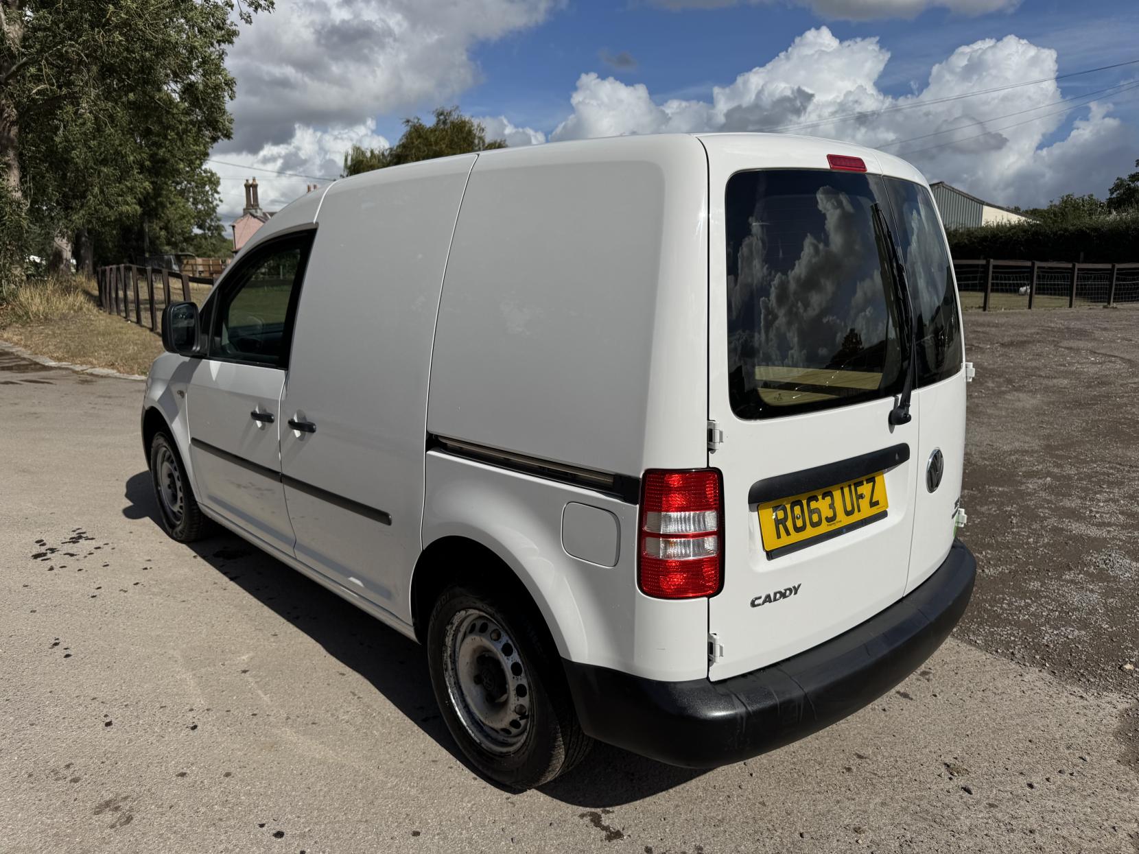 Volkswagen Caddy 1.6 TDI BlueMotion Tech C20 Startline Panel Van 4dr Diesel Manual L1 H1 (134 g/km, 101 bhp)