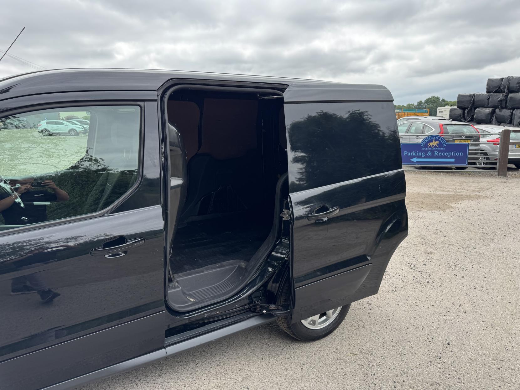 Ford Transit Connect 1.6 TDCi 200 Limited Panel Van 5dr Diesel Manual L1 H1 (124 g/km, 113 bhp)