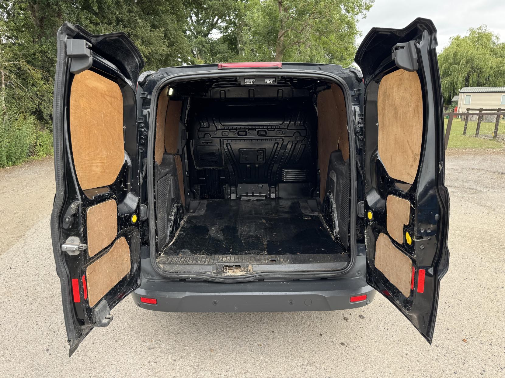 Ford Transit Connect 1.6 TDCi 200 Limited Panel Van 5dr Diesel Manual L1 H1 (124 g/km, 113 bhp)