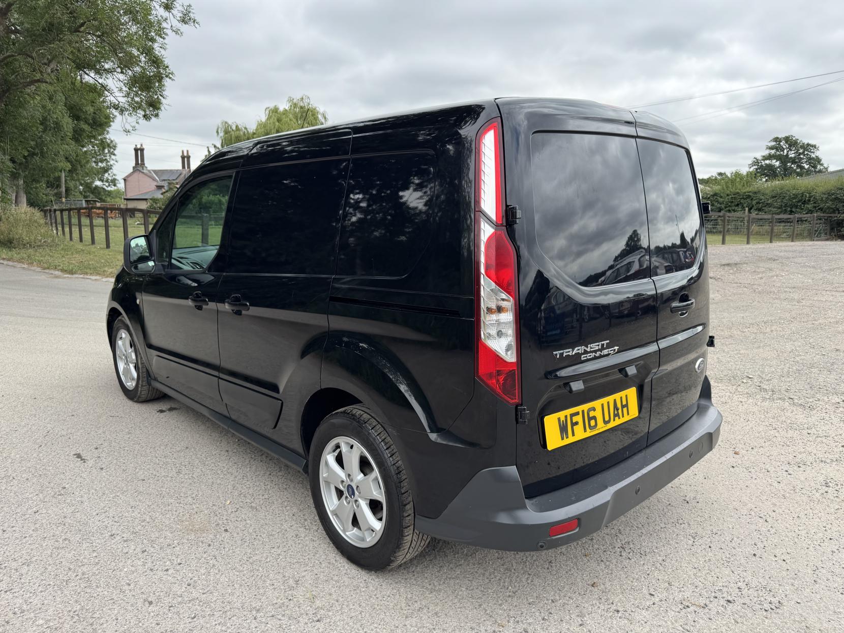 Ford Transit Connect 1.6 TDCi 200 Limited Panel Van 5dr Diesel Manual L1 H1 (124 g/km, 113 bhp)