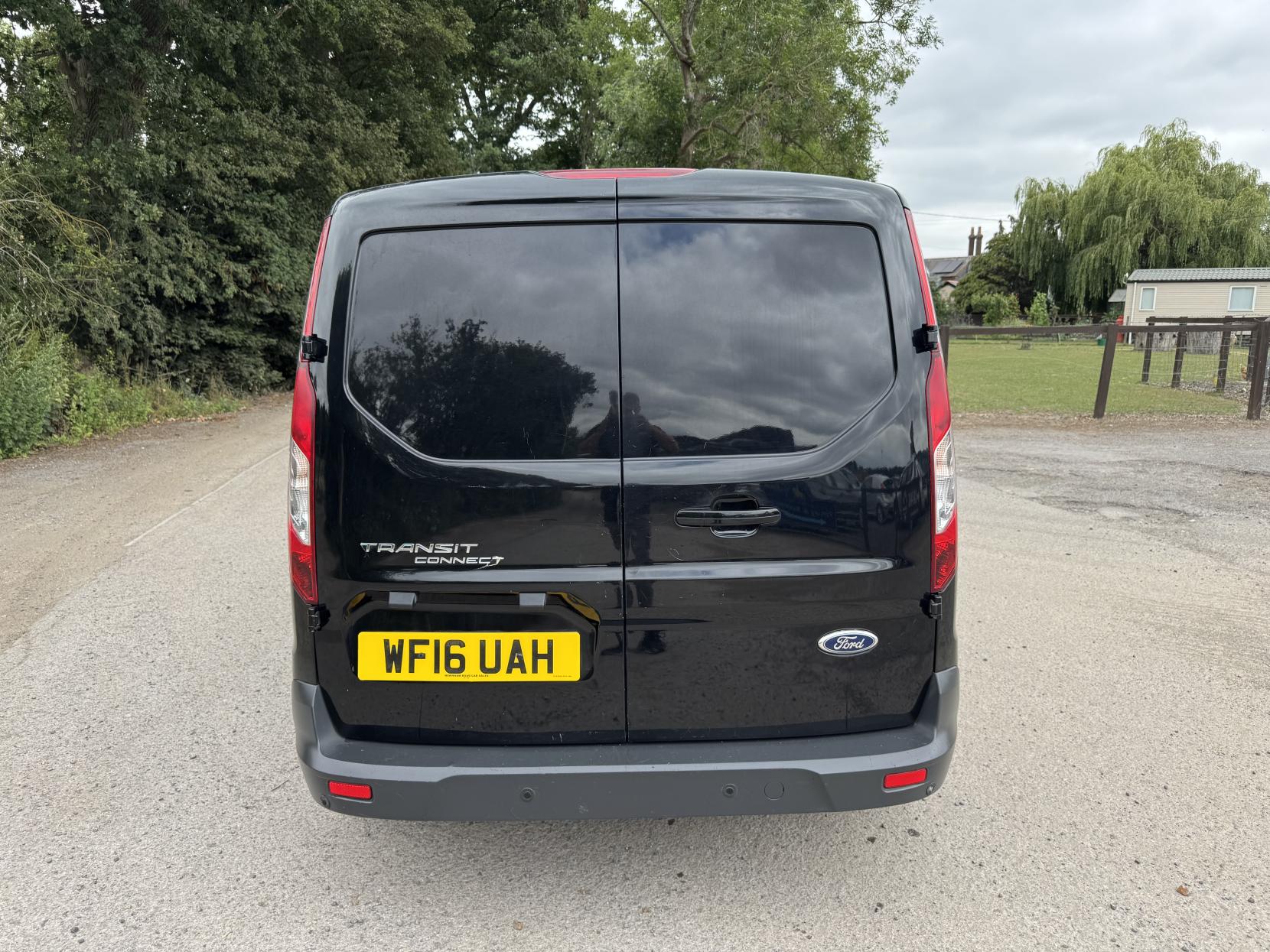 Ford Transit Connect 1.6 TDCi 200 Limited Panel Van 5dr Diesel Manual L1 H1 (124 g/km, 113 bhp)