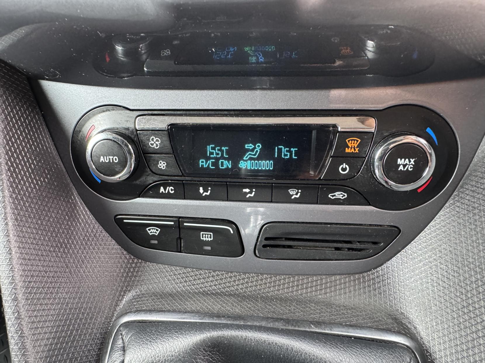 Ford Transit Connect 1.6 TDCi 200 Limited Panel Van 5dr Diesel Manual L1 H1 (124 g/km, 113 bhp)