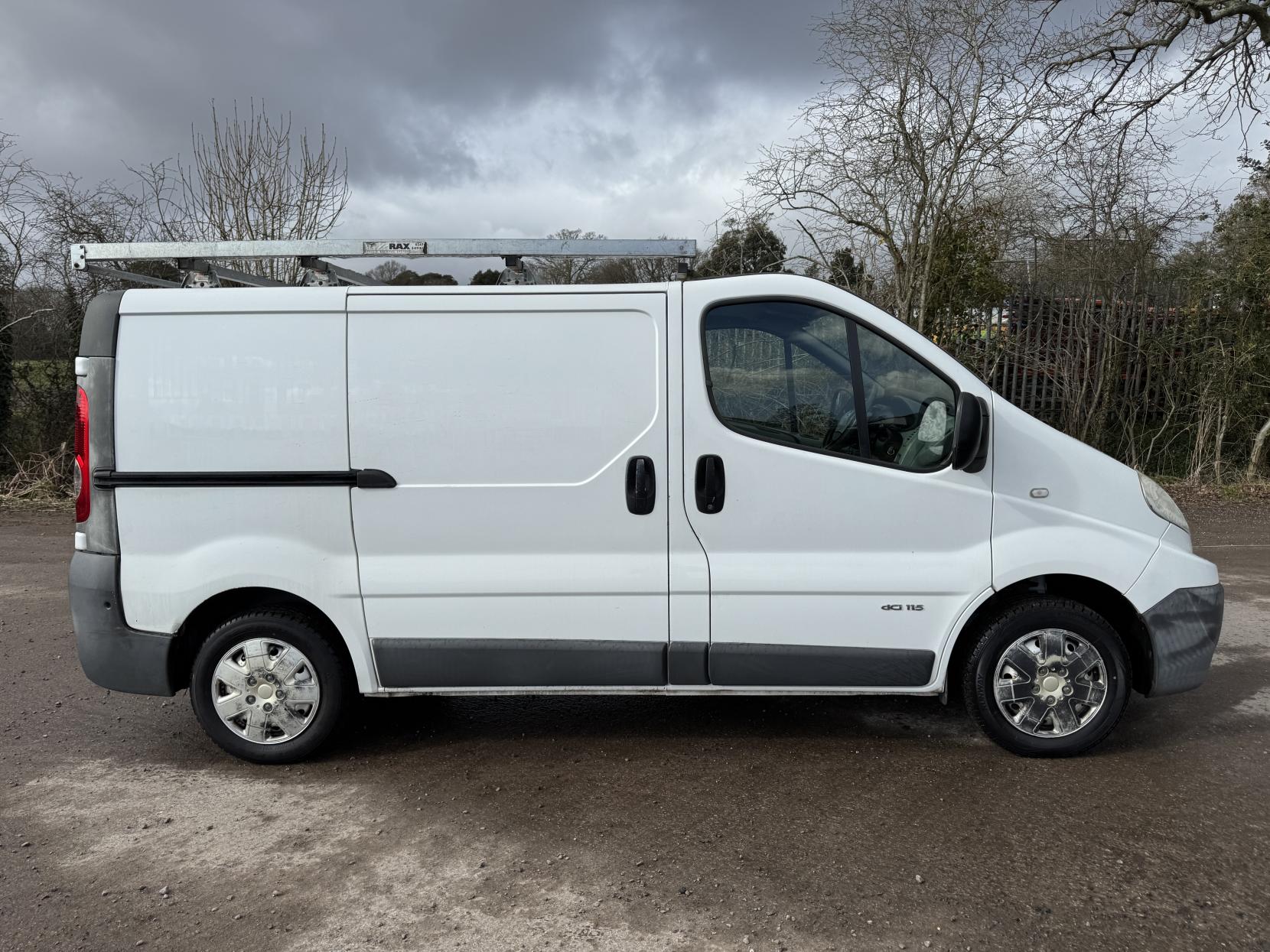 Renault Trafic 2.0 dCi SL27 Panel Van 4dr Diesel Manual L1 H1 (Phase 3) (195 g/km, 115 bhp)