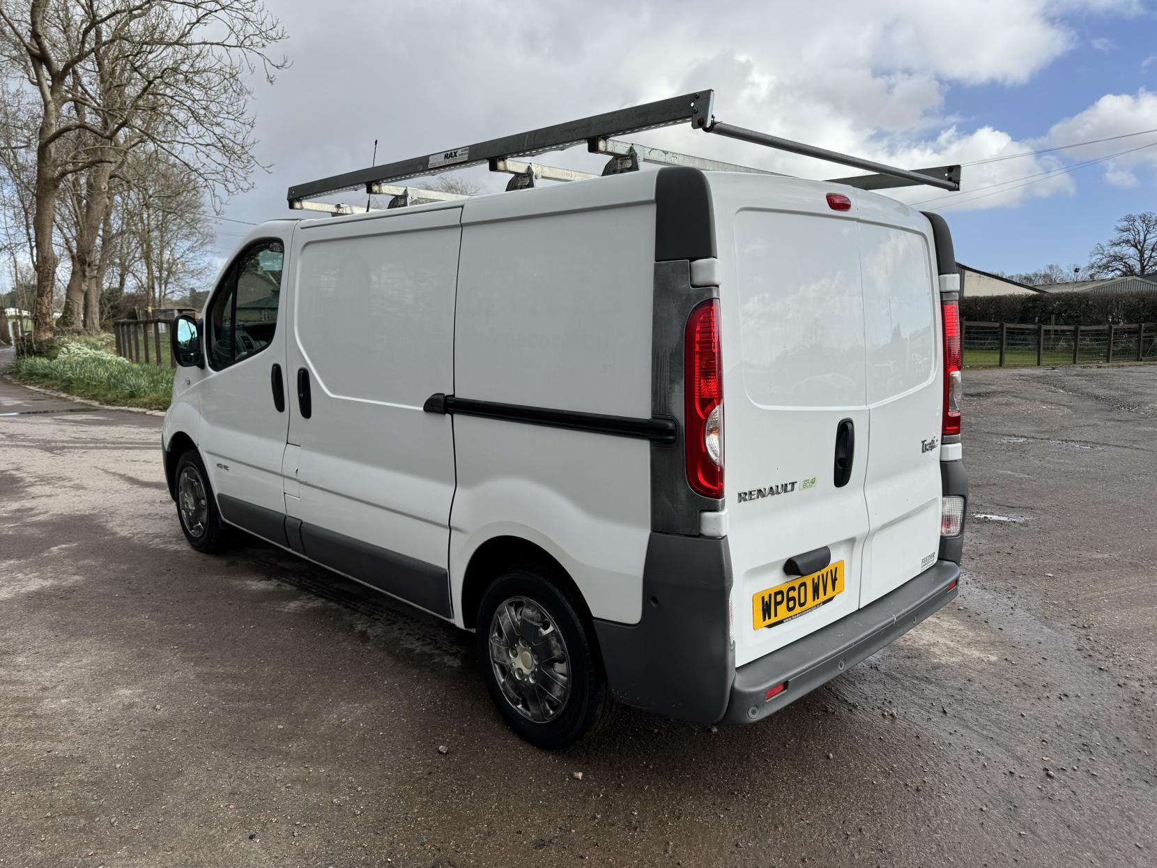 Renault Trafic 2.0 dCi SL27 Panel Van 4dr Diesel Manual L1 H1 (Phase 3) (195 g/km, 115 bhp)