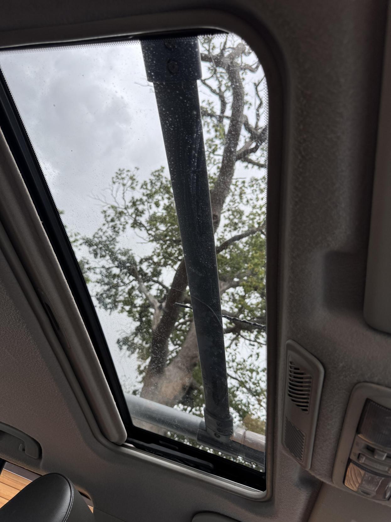 Nissan Navara 2.5 dCi Tekna Pickup Double Cab 4dr Diesel Manual 4WD Euro 4 (190 ps)