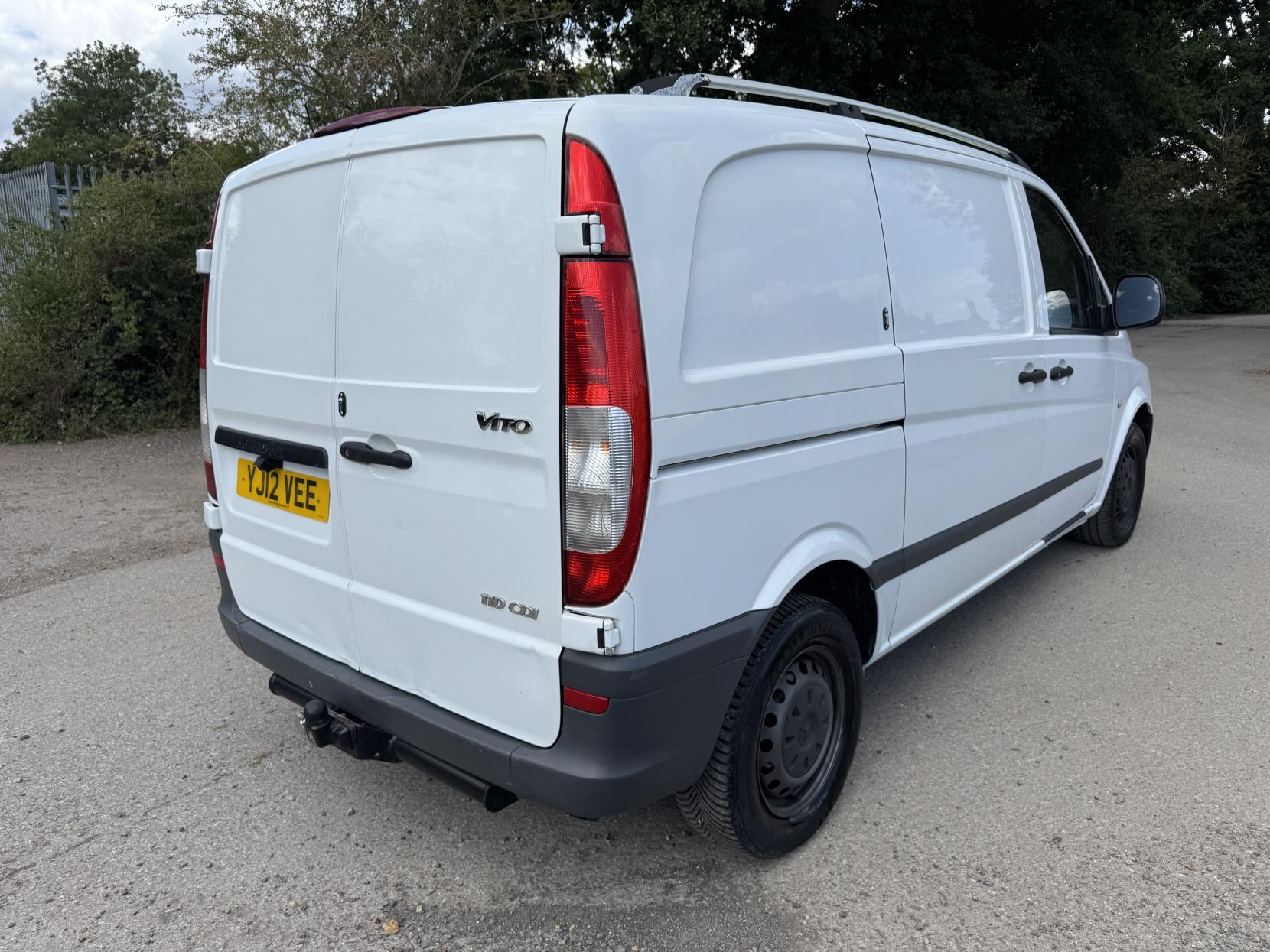 Mercedes-Benz Vito 2.1 110 CDi Panel Van 5dr Diesel Manual L1 (206 g/km, 95 bhp)