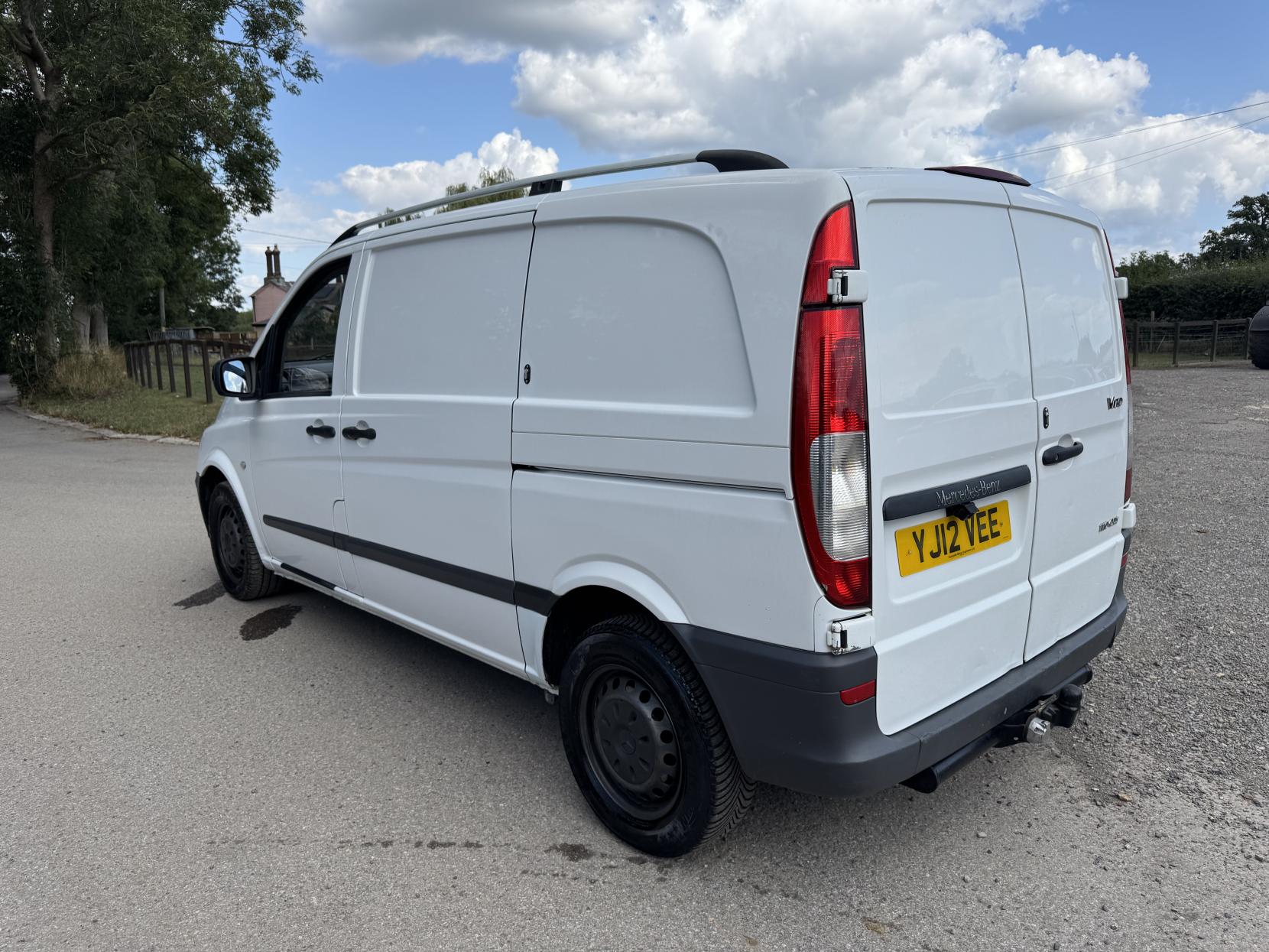Mercedes-Benz Vito 2.1 110 CDi Panel Van 5dr Diesel Manual L1 (206 g/km, 95 bhp)